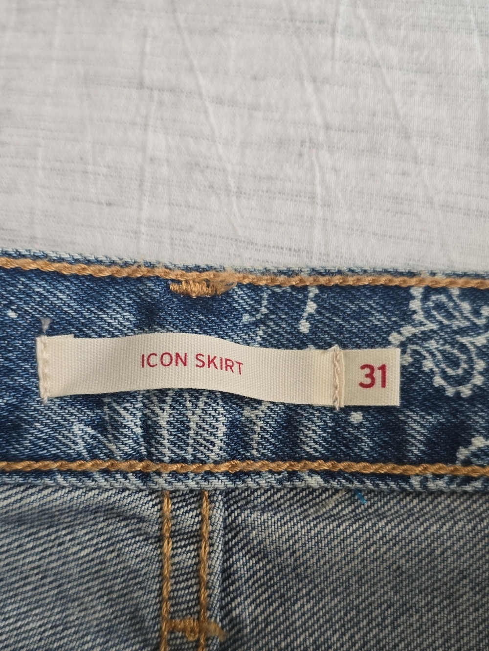 Levi's Blue Denim Mini Skirt with White Bandana Print Size:31 - Picture 6 of 10